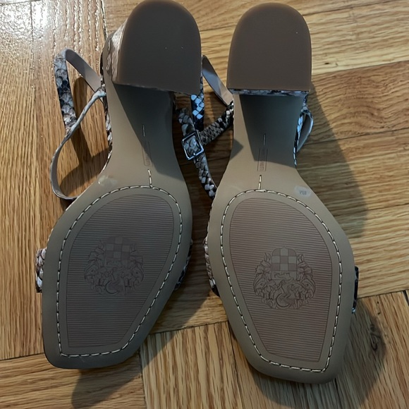 Snake effect sandals - Picture 2 of 3